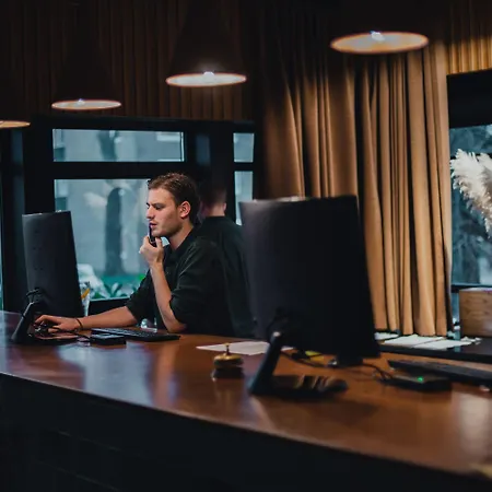 V フィゾーストラート 4*