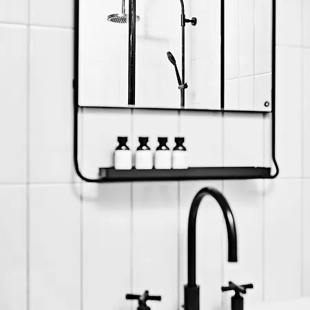 V Fizeaustraat Hotel 4*