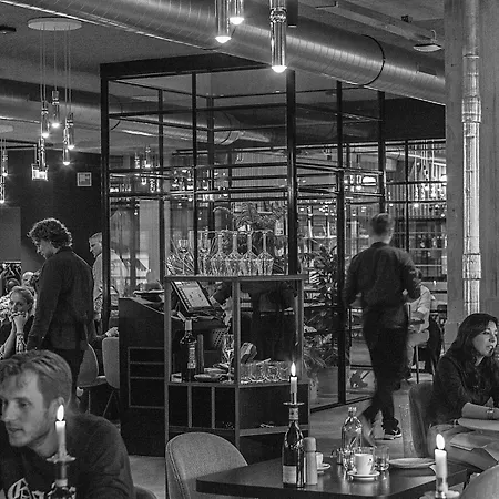 Hotel Hotel V Fizeaustraat 4*