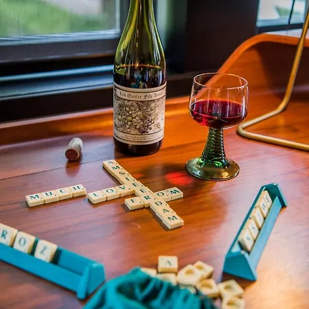 V Fizeaustraat Отель