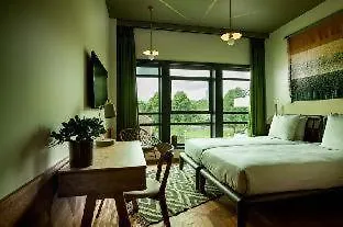 Отель V Fizeaustraat 4*