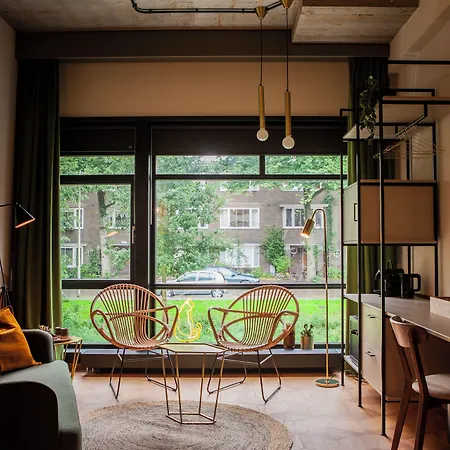 Hotel V Fizeaustraat 4*