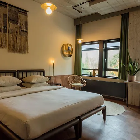 V Fizeaustraat Hotel 4*