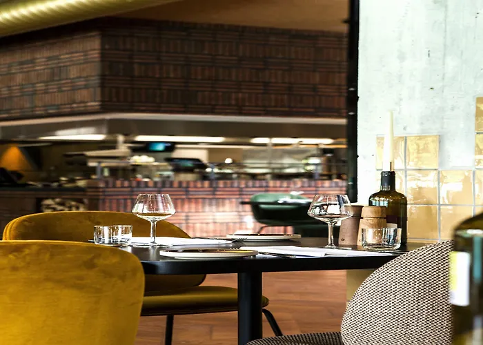 Hotel V Fizeaustraat 4*